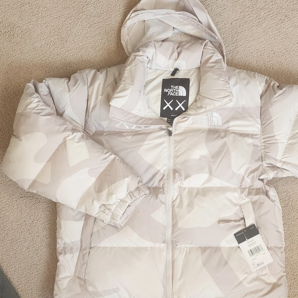 KAWS x The North Face Retro 1996 Nuptse Jacket Moonlight Ivory Men’s L NWT